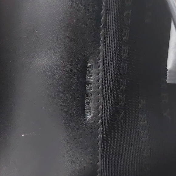 Authentic Burberry small tote and wallet comes with dust bag - Picture 11 of 16